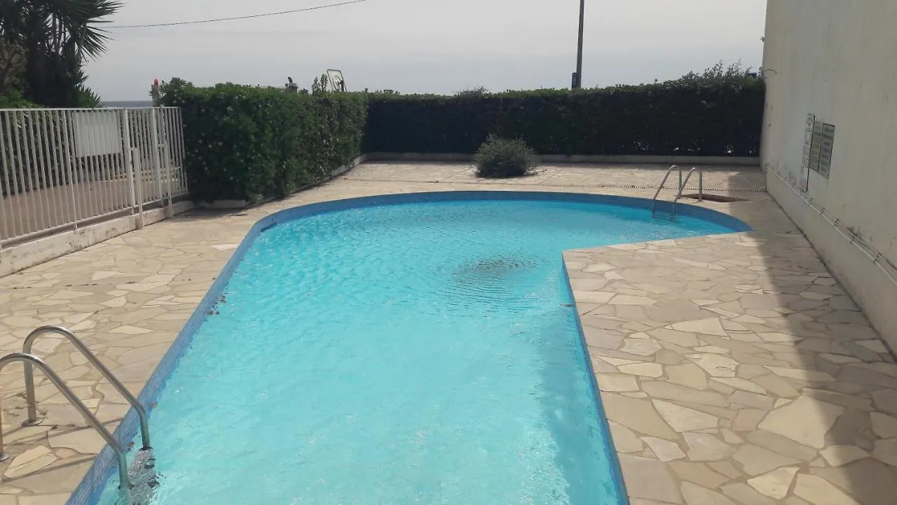 Splendide studio front de mer Menton Appartement