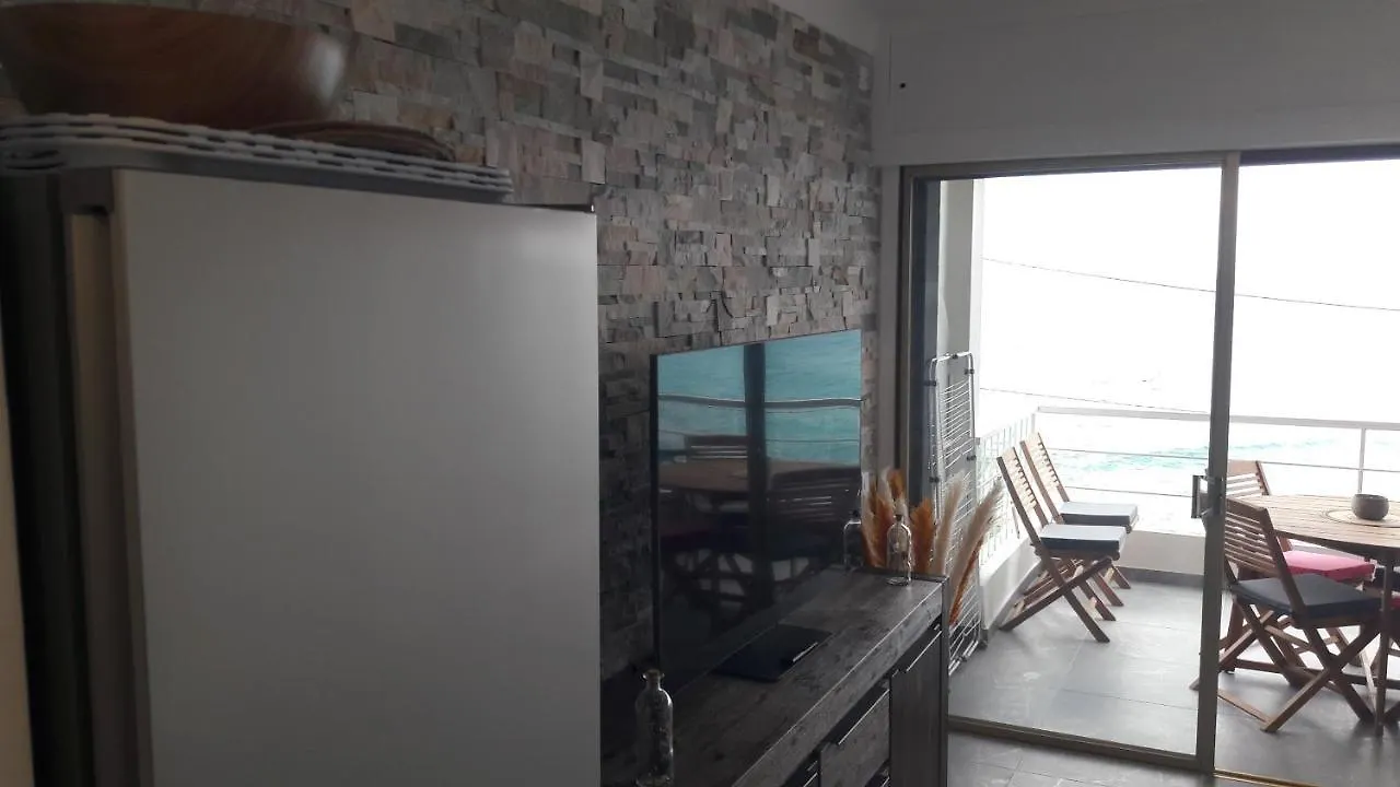 Appartement Splendide studio front de mer Menton France