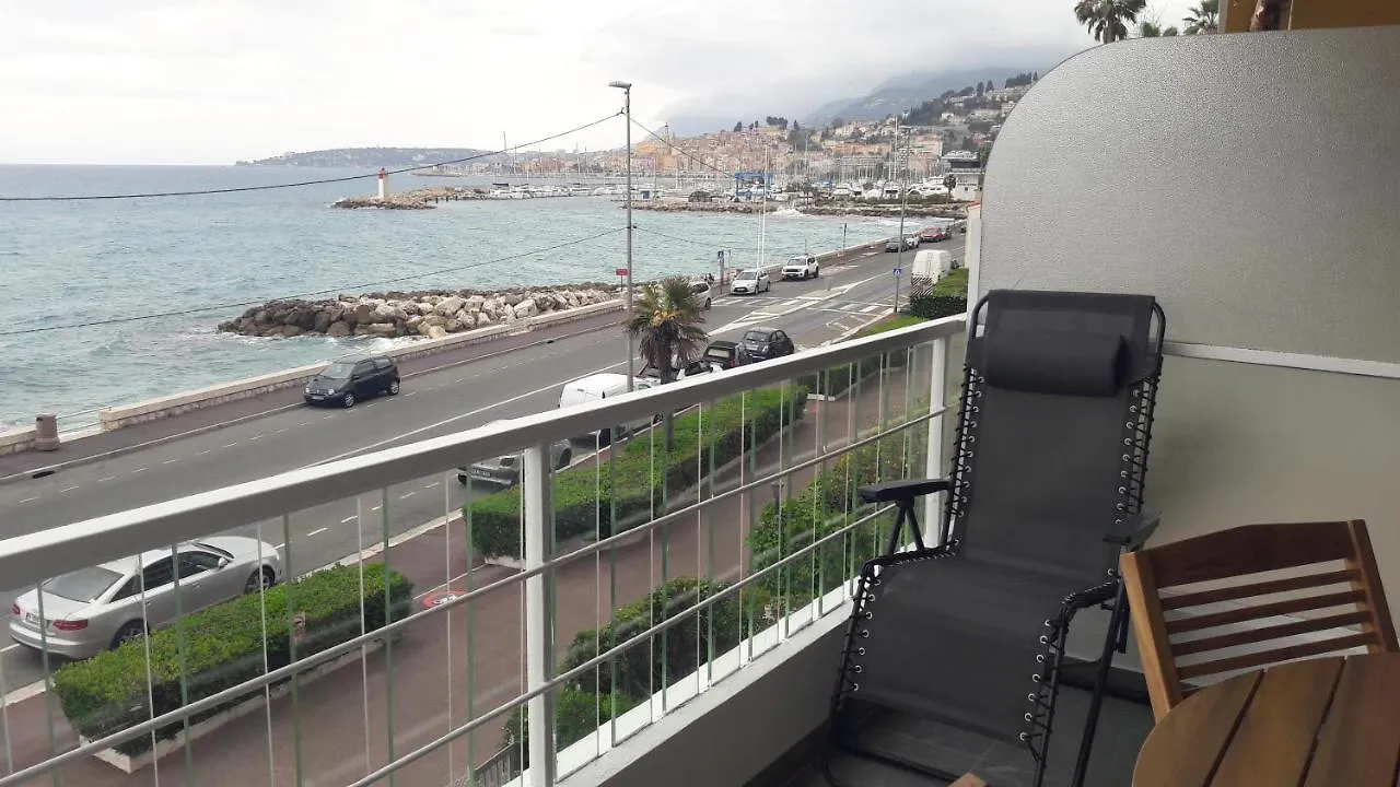 Splendide studio front de mer Menton 0*,  France